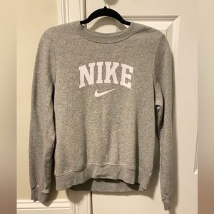 Nike Logo Crewneck Woman’s Medium M